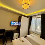 Aram Edessa فندق 3*