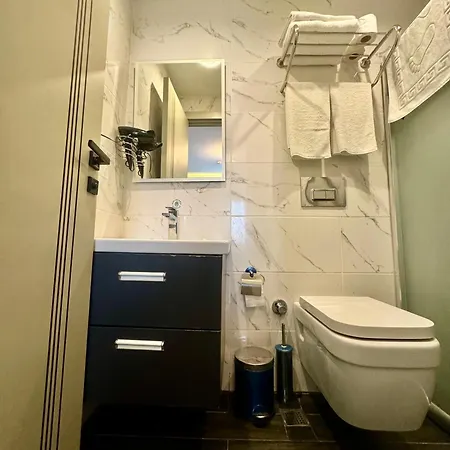 Aram Edessa Hotel