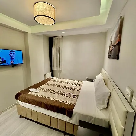 Aram Edessa Hotel 3*