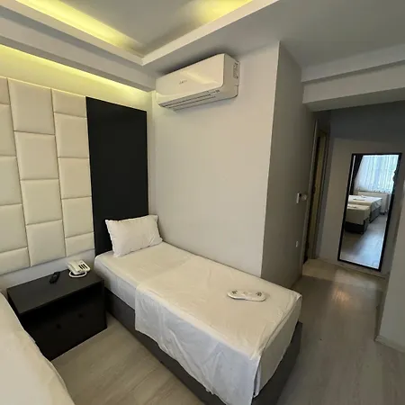 Aram Edessa Hotel 3*