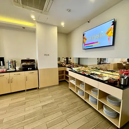 Hotel Aram Edessa 3*