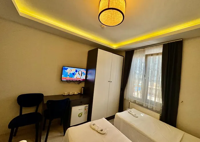 Aram Edessa Hotel 3*