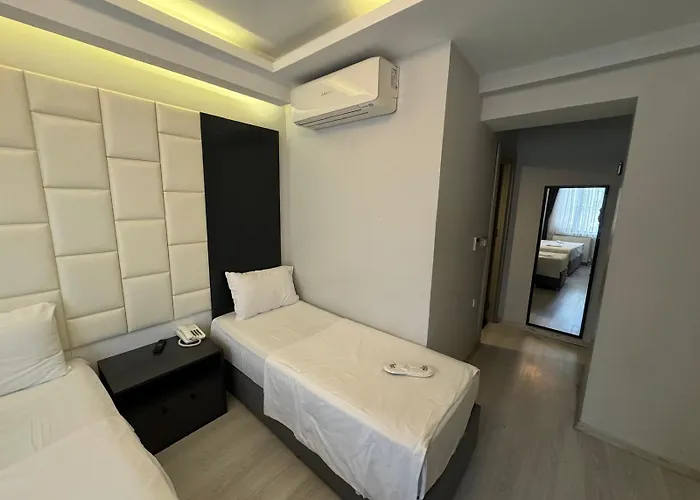 Aram Edessa Hotel 3*