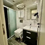 Aram Edessa Hotel
