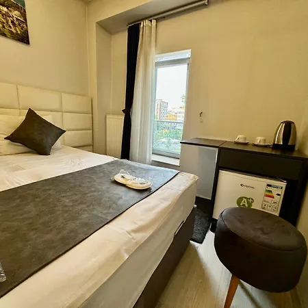 Aram Edessa Hotel
