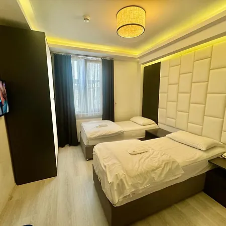 Отель Aram Edessa 3*