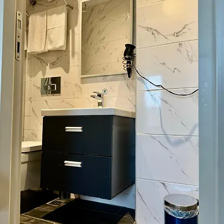 Отель Aram Edessa