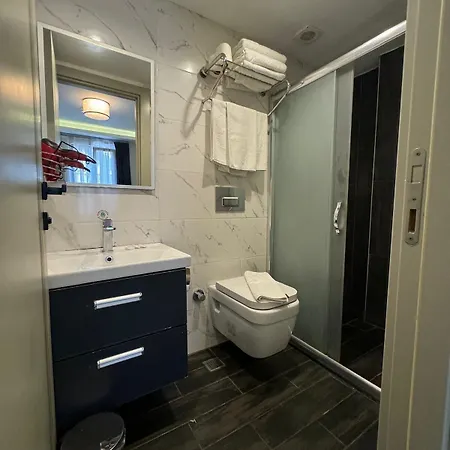 Отель Aram Edessa 3*