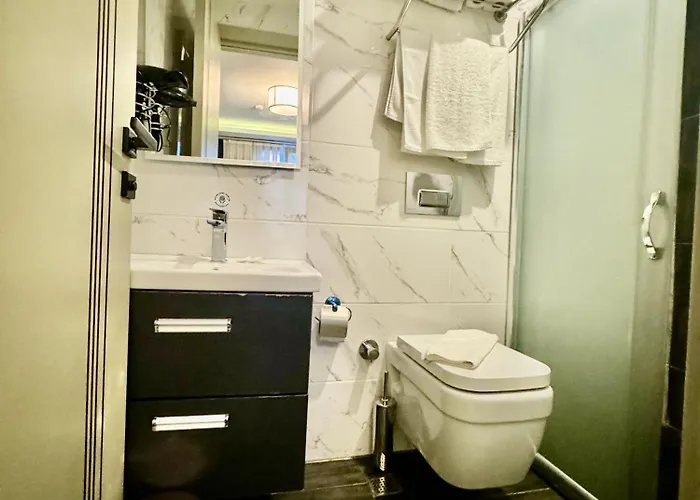 Отель Aram Edessa 3*